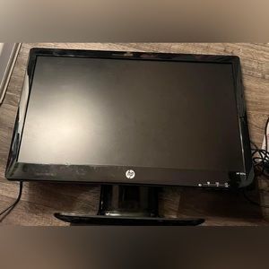 22 or 24 inch HP monitor